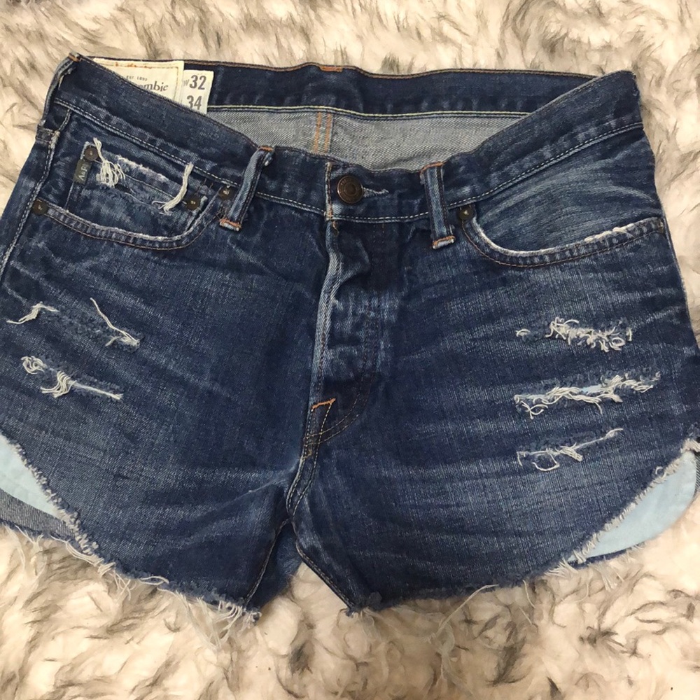 Distressed Jeans - Picture 2 of 3